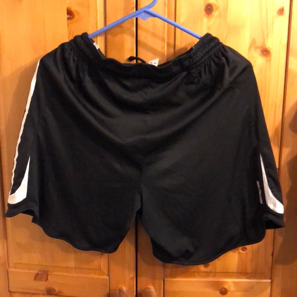 Adidas black white shorts size L has drawstring - Picture 2 of 2